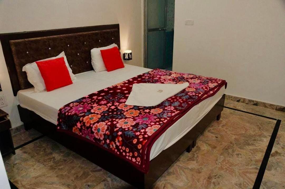 Backpackers Karma Home Stay Кгаджураго Екстер'єр фото